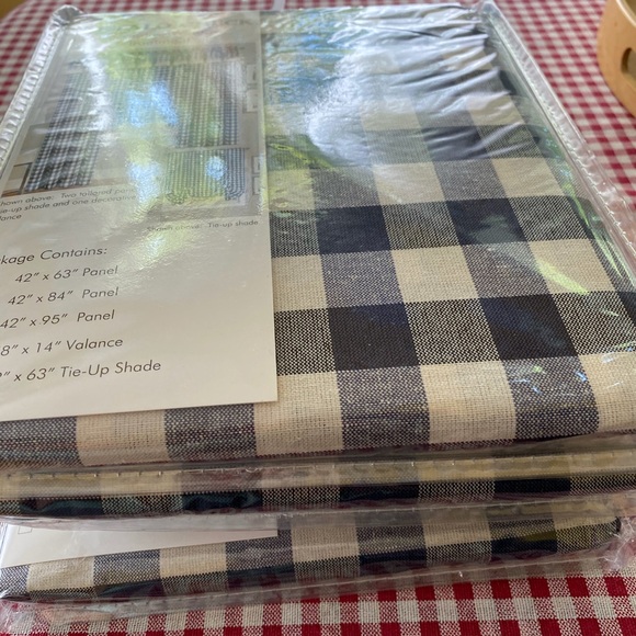 Sold - Picture 6 of 7